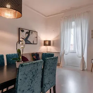  Apartment Gallery Art In San Frediano Italien