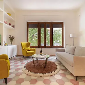  Apartment Palazzo Planeta Italien